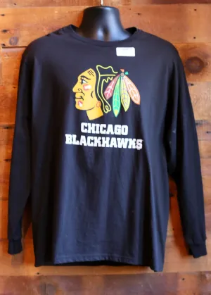 Men's Long Sleeve T-Shirt Chicago Blackhawks with logo on front