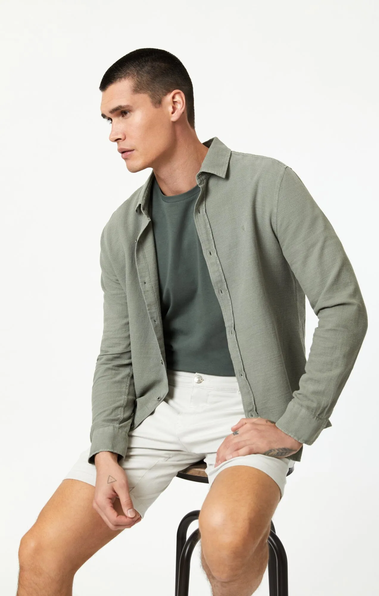 NOAH SHORTS IN OYSTER MUSHROOM LUXE TWILL